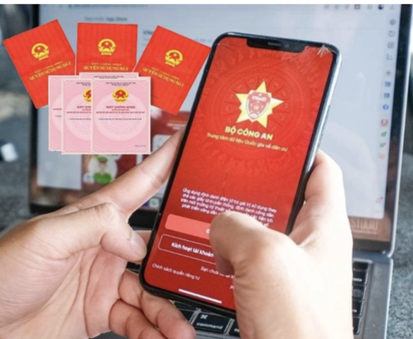 Cán bộ UBND phường yêu cầu tích hợp sổ đỏ vào VNeID, người dân cần chú ý