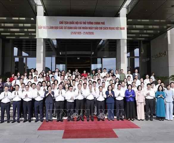 Thủ tướng Chính phủ và Chủ tịch Quốc hội gặp mặt lãnh đạo các cơ quan báo chí