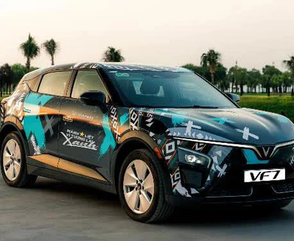 Không cần trả trước, không lo tiền sạc 3 năm: VinFast VF 7 “mở cửa” tiếp cận SUV “lái bốc, nhiều công nghệ” cho người Việt