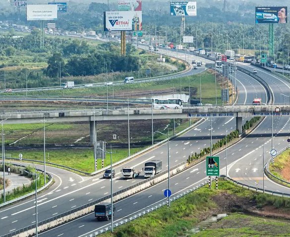 Khơi thông nguồn lực tư nhân: Cần thể chế hóa cơ chế chia sẻ rủi ro trong PPP