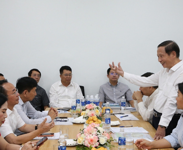 Lãnh đạo VNREA làm việc với Hội Bất động sản và Xây dựng tỉnh Hưng Yên