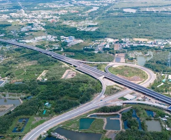 Thành phố lớn nhất Việt Nam đề xuất mở rộng thêm 2 tuyến cao tốc Bắc - Nam phía Đông
