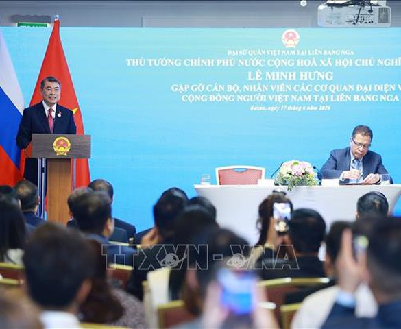 Thủ tướng Lê Minh Hưng gặp cộng đồng người Việt Nam tại Nga