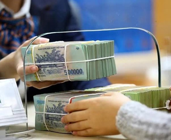 Cuộc đua hút khách vay trả nợ cũ và nguy cơ biến tướng thành vòng xoáy luân chuyển nợ xấu hệ thống