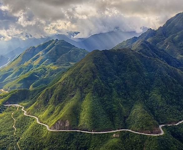 Chỉ vài ngày nữa, Việt Nam chính thức khoan hầm xuyên núi qua đèo dài nhất cả nước, rút ngắn thời gian di chuyển từ 2 giờ xuống còn 10 phút