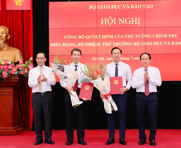 Công bố quyết định của Thủ tướng Chính phủ điều động, bổ nhiệm hai Thứ trưởng Bộ Giáo dục và Đào tạo