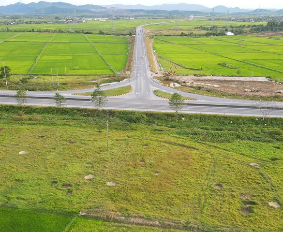 Sắp xây dựng tuyến đường trăm tỷ kết nối đến khu du lịch biển nổi tiếng miền Trung