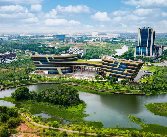 Toàn cảnh khu công nghệ Hòa Lạc, nơi có 2 tuyến metro kết nối trung tâm Hà Nội
