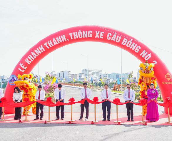Đà Nẵng: Cầu Đồng Nò 2 chính thức thông xe sau chưa đầy 8 tháng thi công