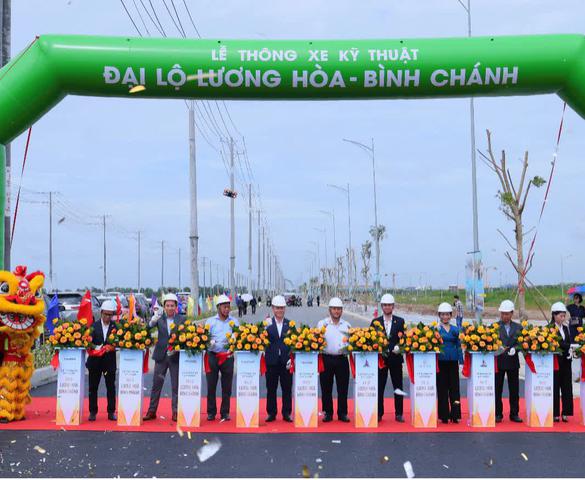 Đại lộ Lương Hòa - Bình Chánh chính thức thông xe, cửa ngõ phía Tây TP.HCM tăng sức hút