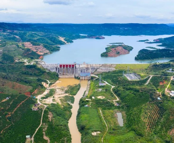 Việt Nam sắp có thêm nhiều dự án điện mặt trời trên hồ thủy điện: Vingroup, Trung Nam cũng góp sức xây dựng