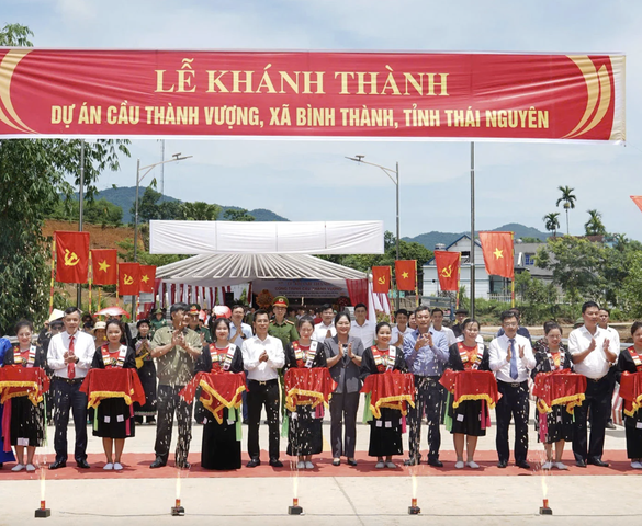 Đại gia Đường "Bia" trao tặng cầu công nghệ mới cho xã Bình Thành - Thái Nguyên