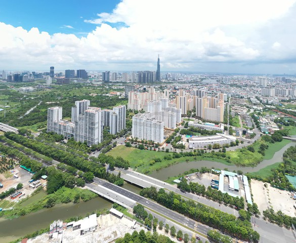 TP. Hồ Chí Minh tăng tốc đầu tư công, mục tiêu tăng trưởng 10,2% năm 2026