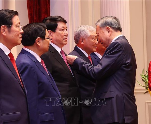 Tri ân các đồng chí Ủy viên Bộ Chính trị, Ủy viên Ban Bí thư các thời kỳ