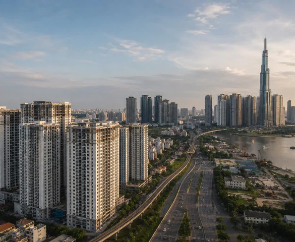 Thị trường căn hộ TP. HCM phân hóa mạnh: Vùng lõi khan hàng, vùng mở rộng hút cầu