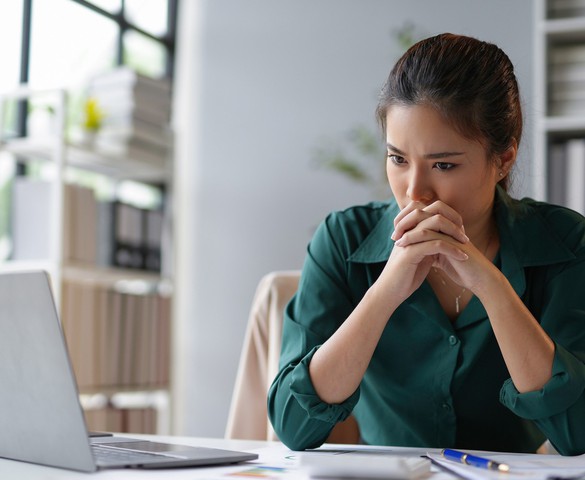 Tuổi 40: Lo lắng cho tương lai dù "đang ổn" hiện tại