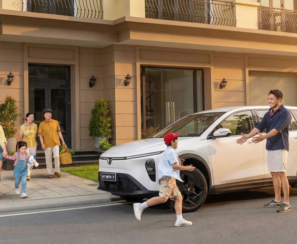 Điện thoại trở thành "trợ lý điều phối" VF MPV 7 cho cả gia đình