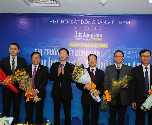 Online Discussion on “Vietnam Real Estate Market 2019: Trends & Investment Opportunities”