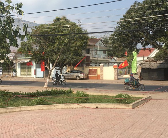 Cha dắt con đi dạo bị đâm tử vong và "cái chết" của doanh nghiệp