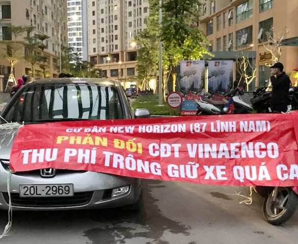 Cư dân chung cư New Horizon City tiếp tục căng băng rôn