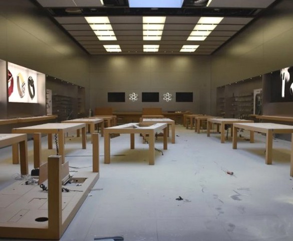 Cửa hàng Apple bị đập phá, cướp sạch đồ