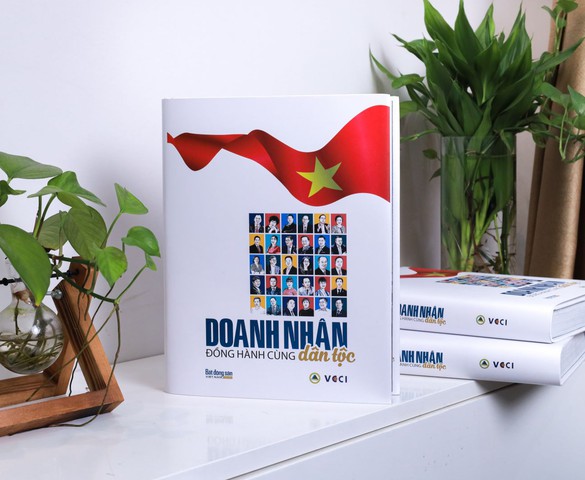 Ra mắt ấn phẩm Doanh nhân đồng hành cùng Dân tộc