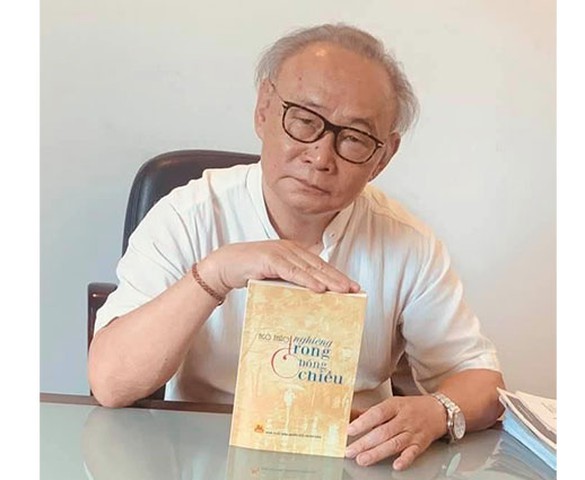 Nhà văn “liền chị”