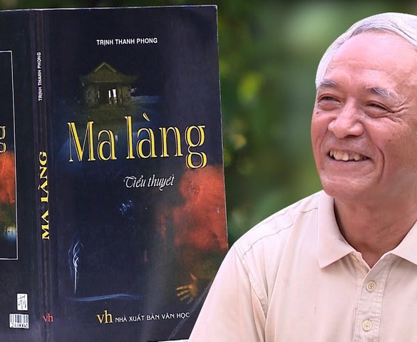Nhà văn “Ma làng“