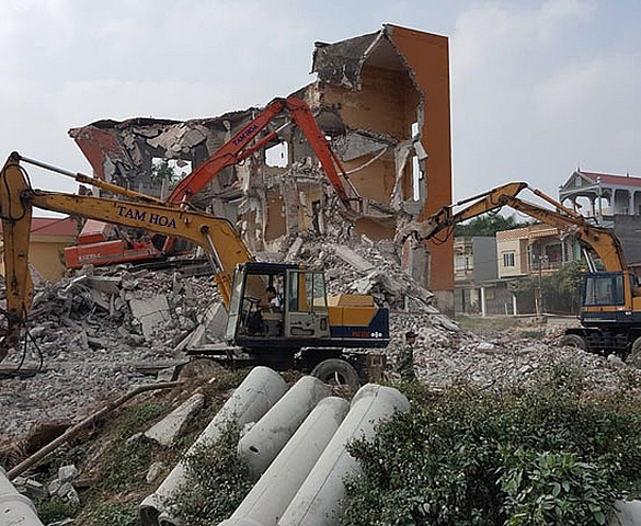 Công trình xây dựng bị phá dỡ khẩn cấp trong trường hợp nào?
