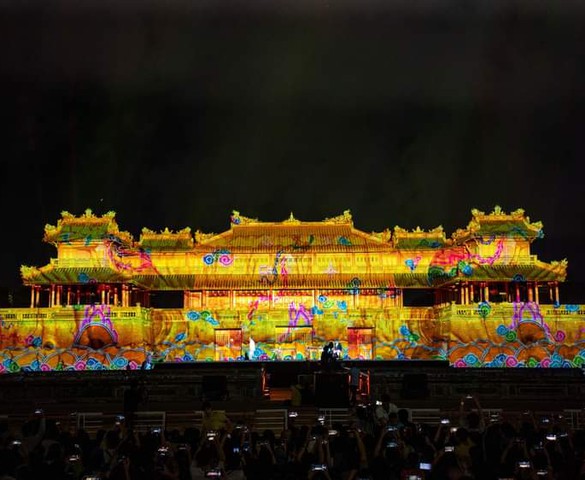 Đại tiệc ánh sáng chương trình nghệ thuật Huế by light - The live show