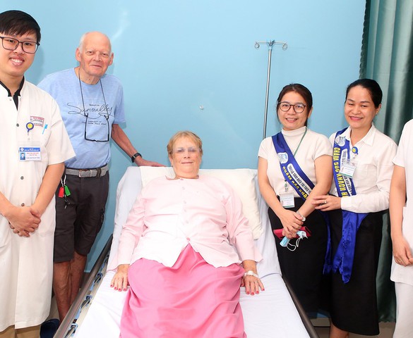 Nữ bệnh nhân quốc tịch Pháp viết tâm thư, cảm ơn Bệnh viện Trung ương Huế