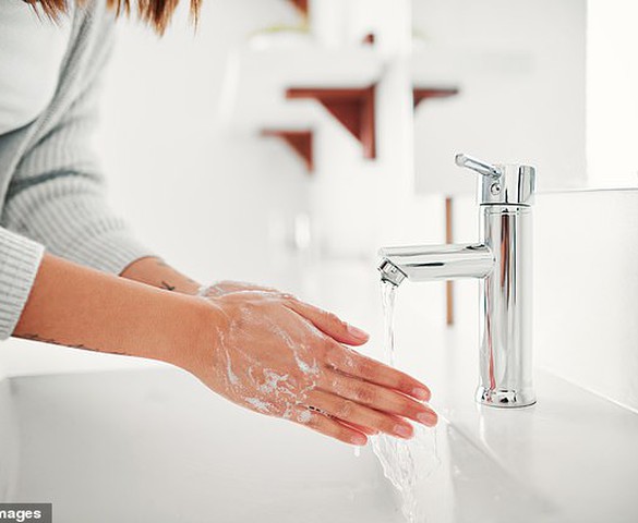 Rửa tay thế nào là đúng trong thời Covid-19 khi hàng ngàn người thực hiện sai?