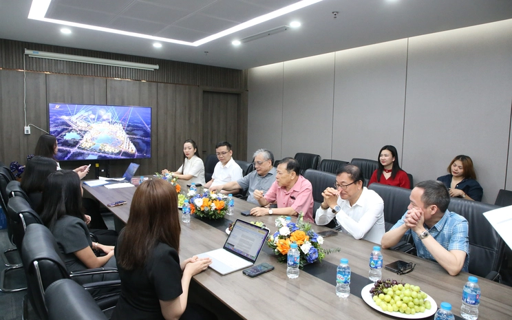 Hội đồng Giám khảo Chung khảo Giải thưởng Quốc gia Bất động sản Việt Nam lần thứ II làm việc với Sunshine Group