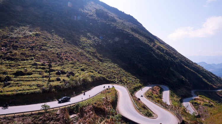 Photo Travel: Thẩm Mã, dốc thử ngựa trên cao nguyên đá