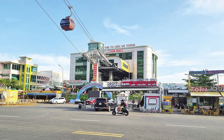 TP. Hồ Chí Minh: Phát hiện đường dây đổ chất thải xây dựng lấp biển Vũng Tàu