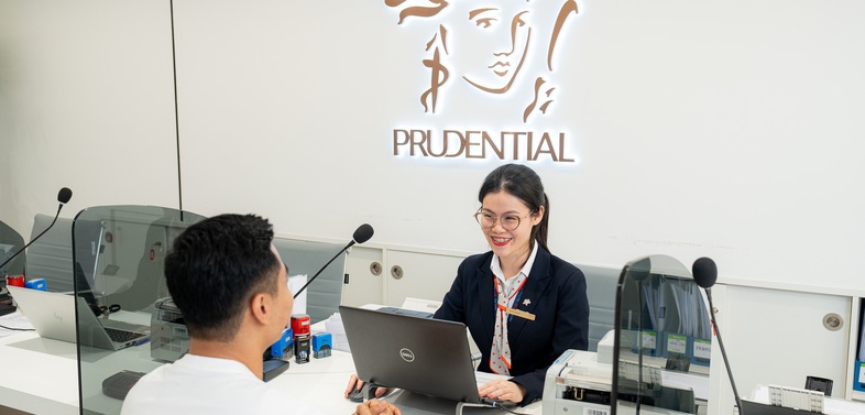 Prudential lãi lớn gần 5.000 tỷ đồng, bảo hiểm vẫn chưa “thoát đáy”