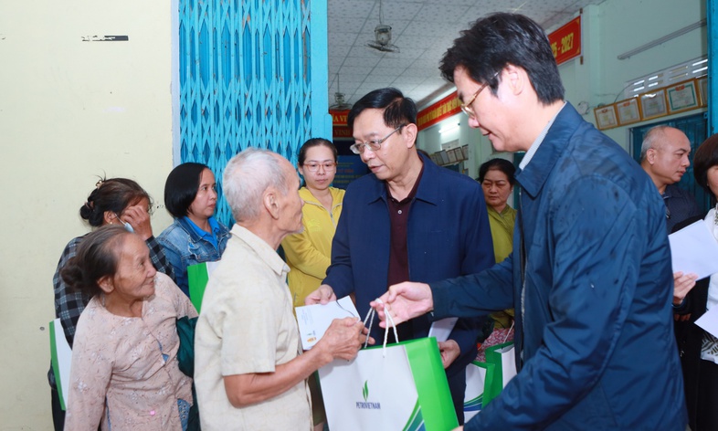 Nghĩa tình Petrovietnam: Bền bỉ đồng hành, sẻ chia với những mảnh đời khó khăn